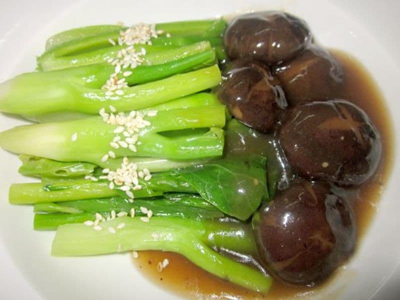 ซิตาเกะกับผักคะน้าฮ่องกง