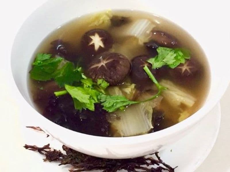 Clear Soup Shiitake and Seaweed