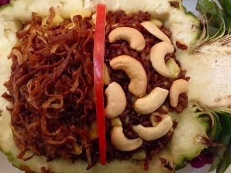 Fried Red Rice with/in Pineapple